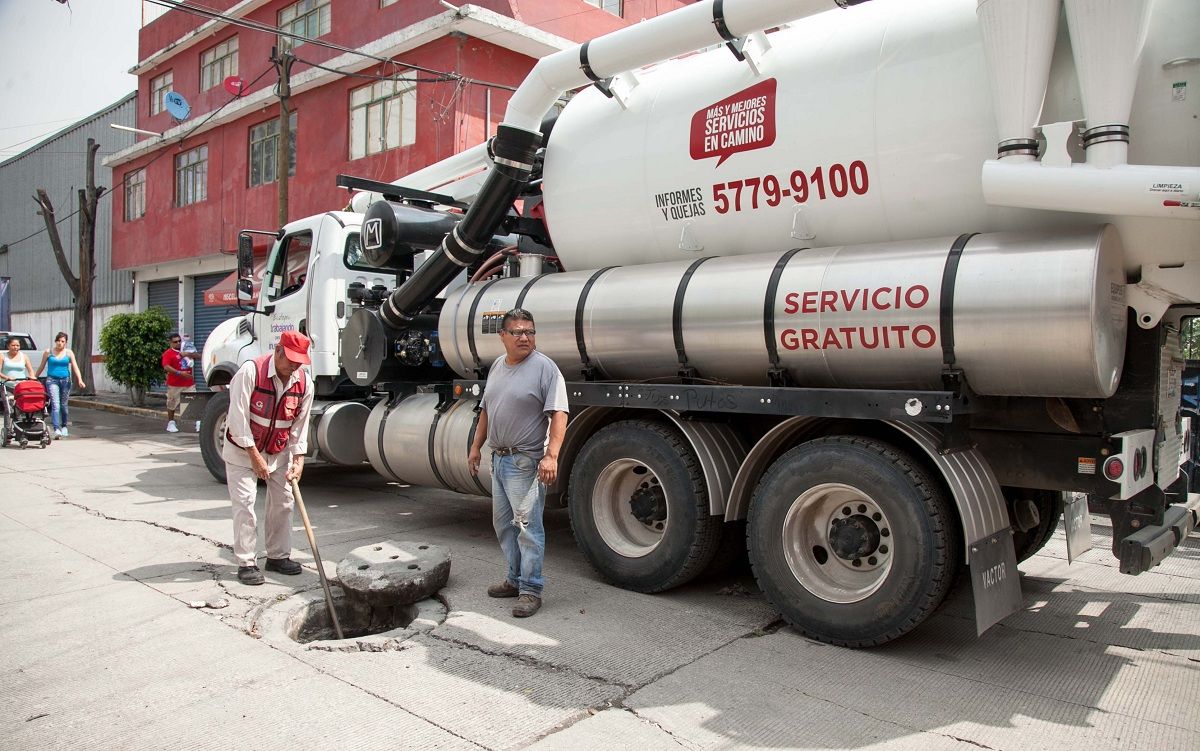 Realiza gobierno de  Ecatepec trabajos de mantenimiento y mejora de imagen urbana