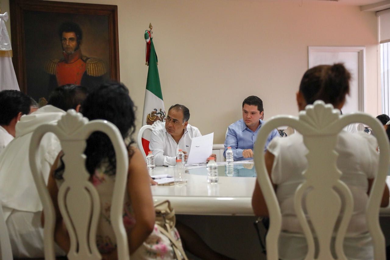 Se reúne Astudillo Flores con familias de víctimas de desaparición forzada