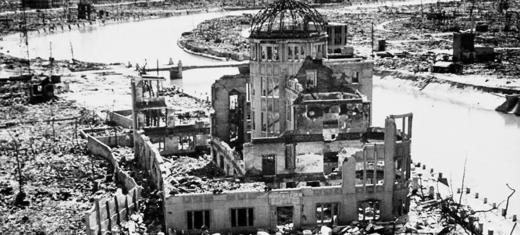 El monstruo devoró cien mil de un bocado y sigue hambriento Hiroshima – Nagasaki