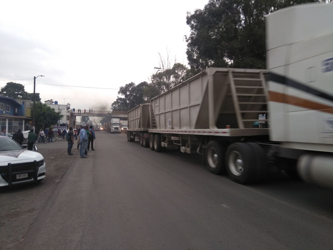 Se retira bloque de la carretera Texcoco-lecheria