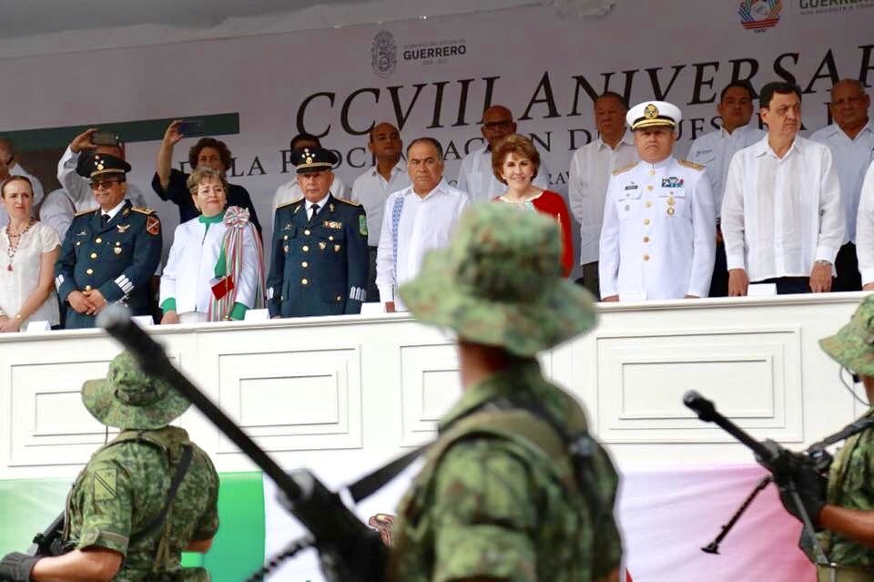 Encabeza Astudillo el desfile cívico-militar por el aniversario de la Independencia de México