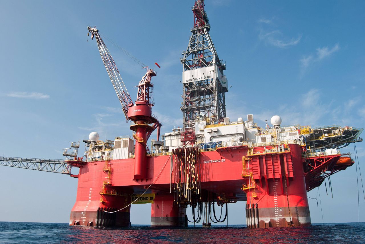 Equipo de AMLO inició revisión de contratos petroleros