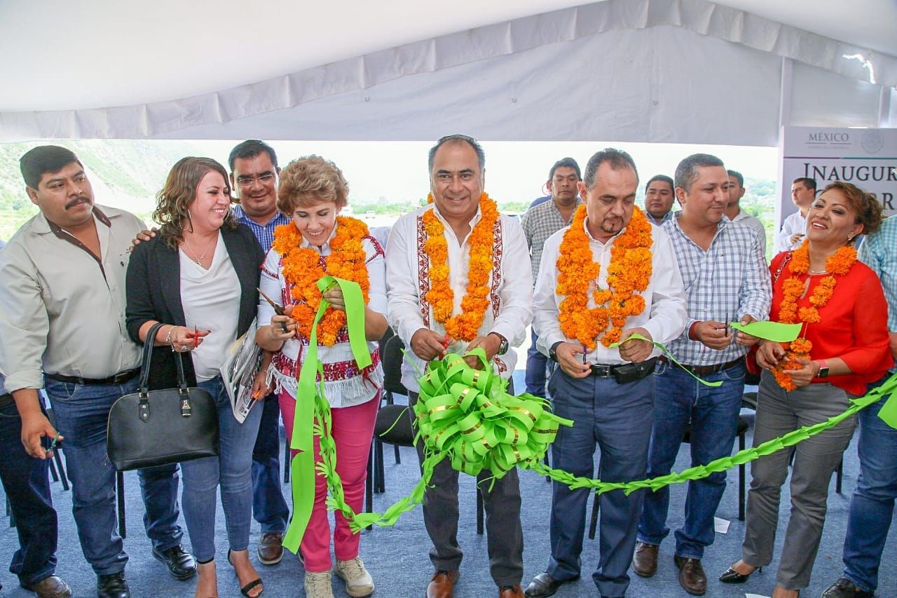 Inaugura Astudillo Flores libramiento Tlapa y entrega apoyos para banco de sangre y obras hidráulicas 