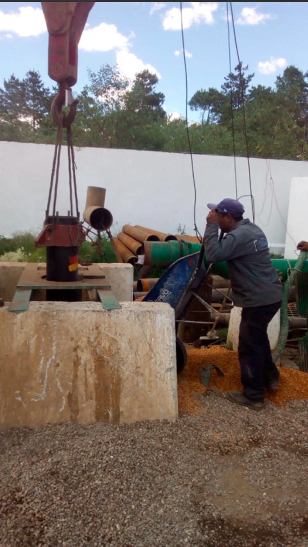  
Instala CAEM 203 metros de tubería nueva en el pozo Hueyapan del municipio  de Axapusco