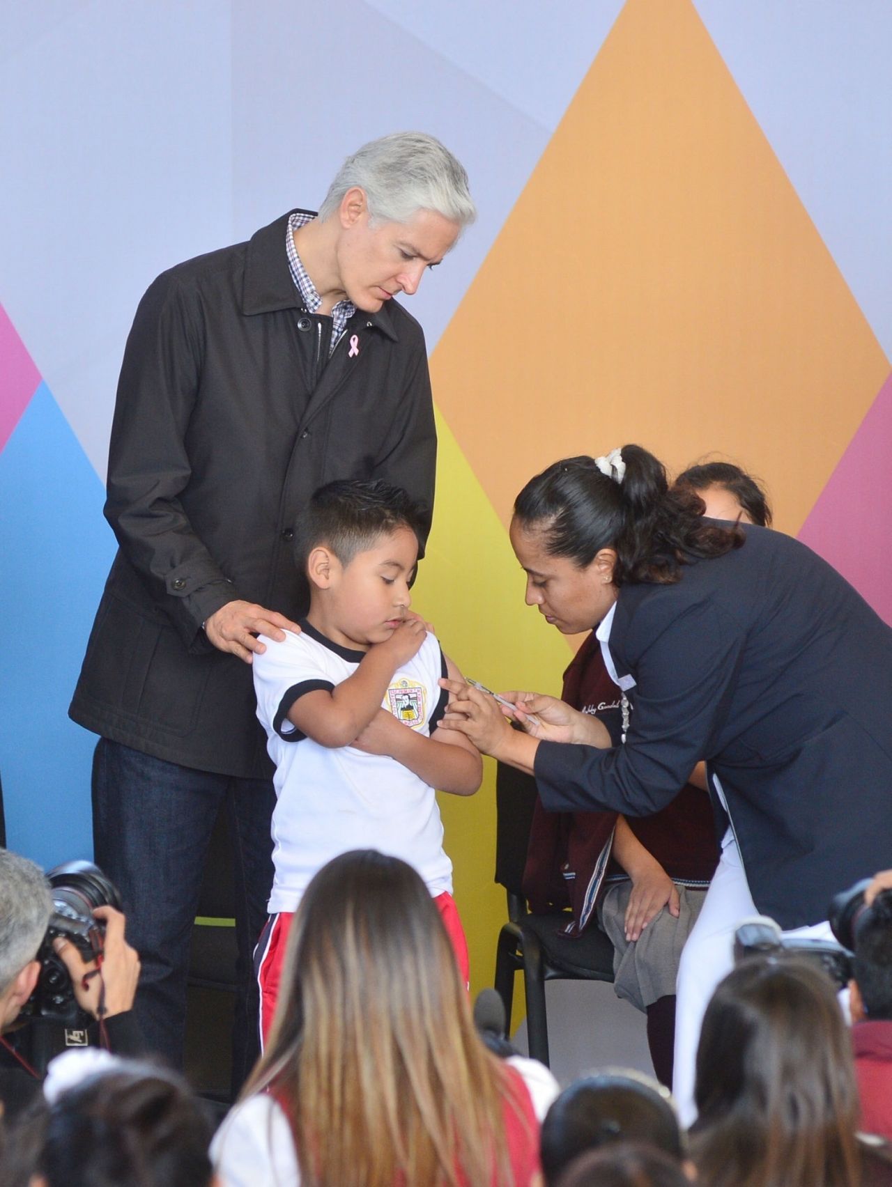 
 
Aplicarán 4.2 millones de vacunas en Edoméx como parte de las acciones de prevención: Alfredo Del Mazo