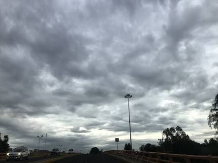 Prevén cielo nublado con potencial de lluvias en Edomex 