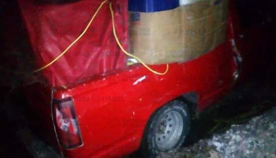 Aseguran camionetas con más de mil litros de  huachicol en Otumba 