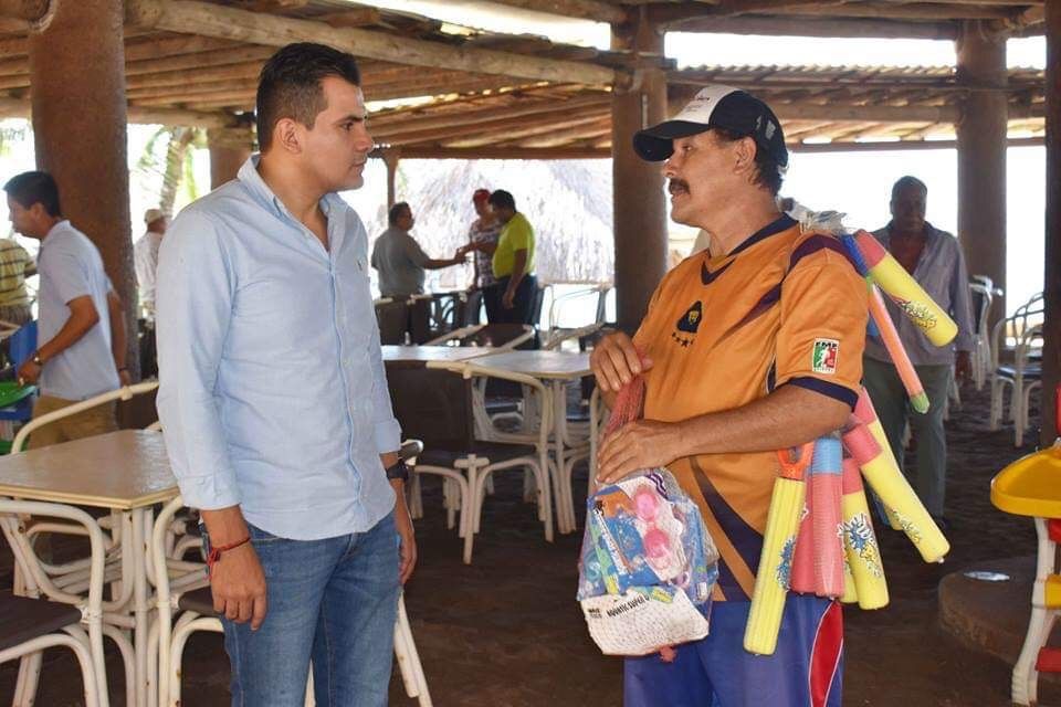 Ofrece Yasir Deloya apoyar los destinos turísticos de Tecpan de Galeana