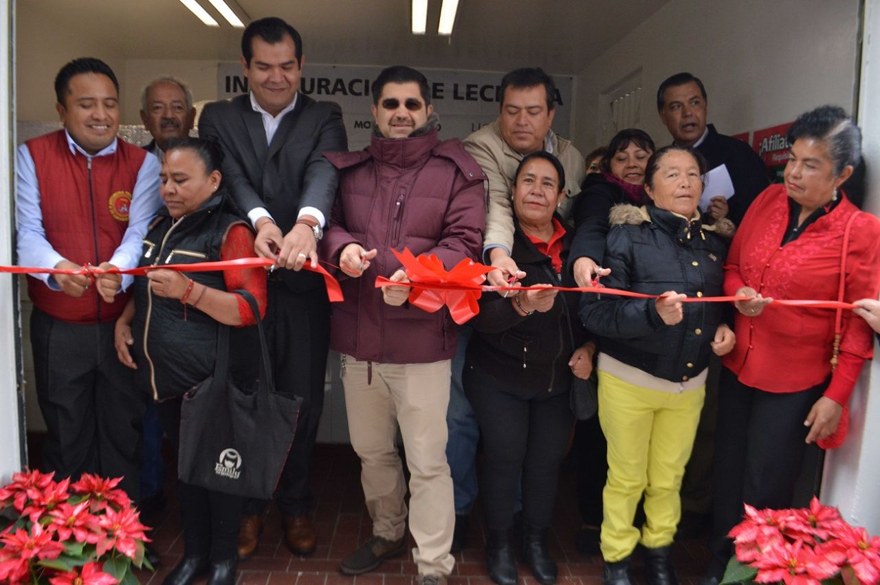 Beneficia Antorcha a mil familias con nueva lechería en Texcoco  