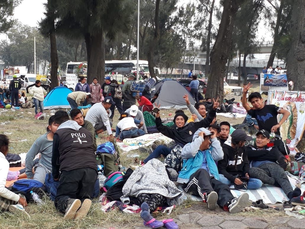 Miles de peregrinos van rumbo al Tepeyac a dar gracias a Santa María de Guadalupe  