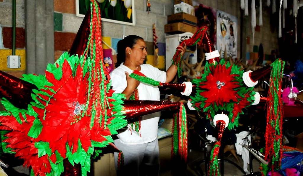 Llenan de colorido a todo México, las piñatas artesanales de Acolman y Otumba