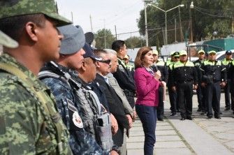 Elena García se reúne con elementos policiacos de Tultitlán
