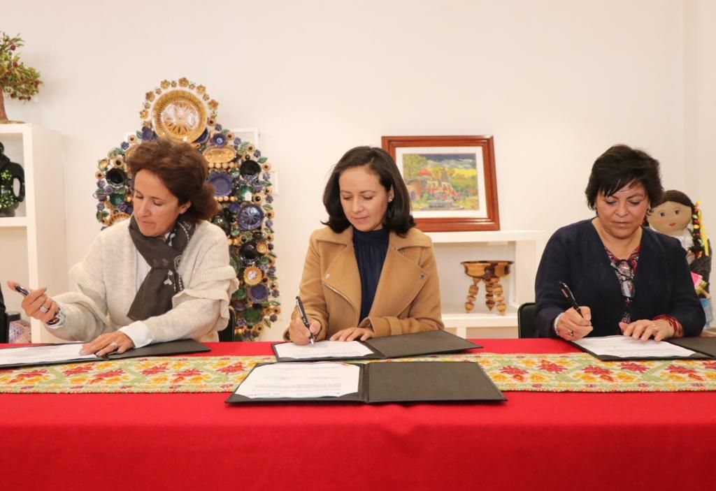 Firma IIFAEM convenios en beneficio de artesanos mexiquenses