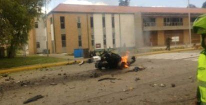 Explota coche bomba frente a escuela de policía en Colombia
