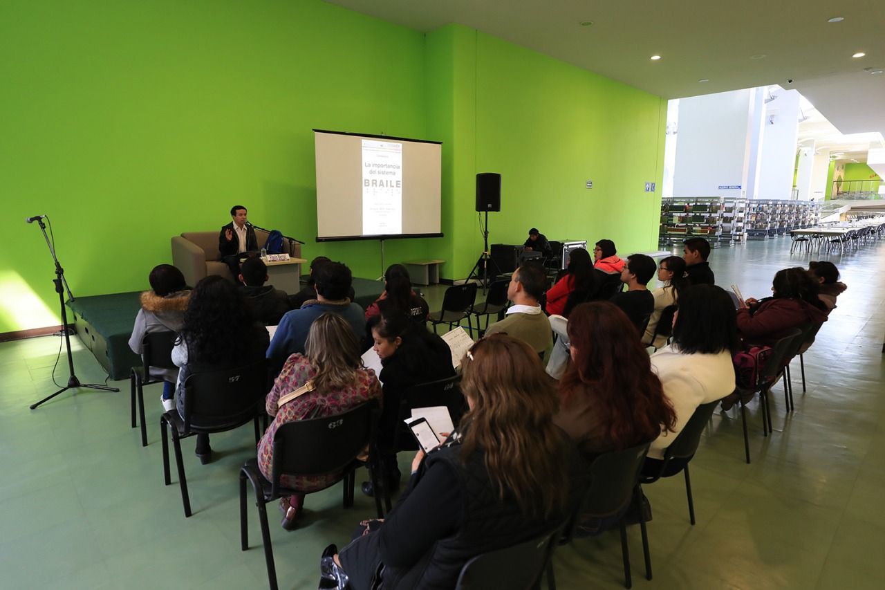 Presentan en el CCMB Texcoco la conferencia ’La importancia del sistema braille".