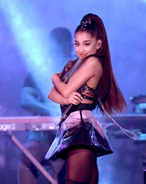 Ariana Grande deja plantados a los Grammy