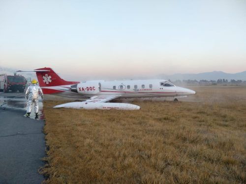 Ambulancia aérea aterrriza de emergencia en el Aeropuerto Internacional de Toluca