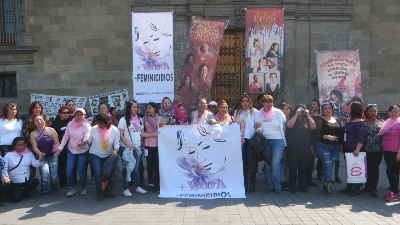 Protestan mujeres contra feminicidios en todo el país.