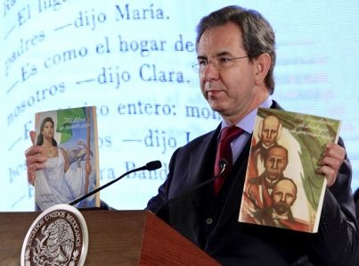Libros de texto gratuito aún son fuente de conocimiento, afirma Esteban Moctezuma