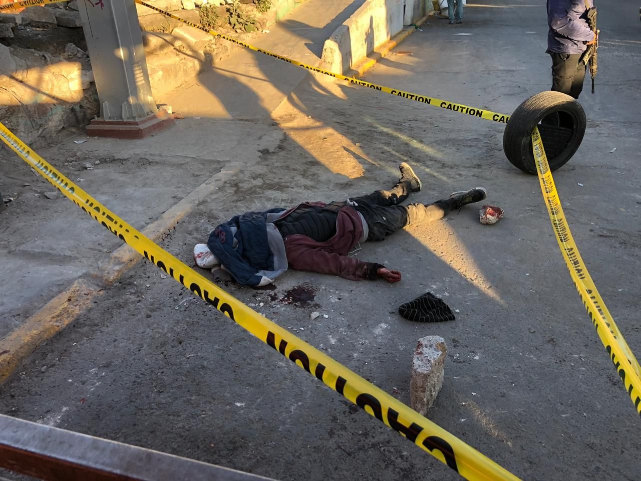Matan a rocazos a asaltante de combi de pasajeros en Ecatepec