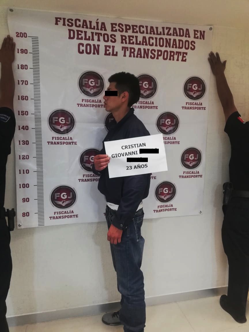 Policías texcoco aseguraron a probable asaltante de transporte público 