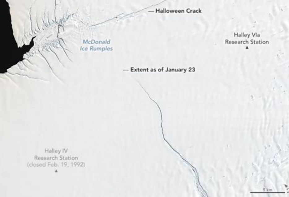 Gigantesco iceberg a punto de desprenderse de la Antártida