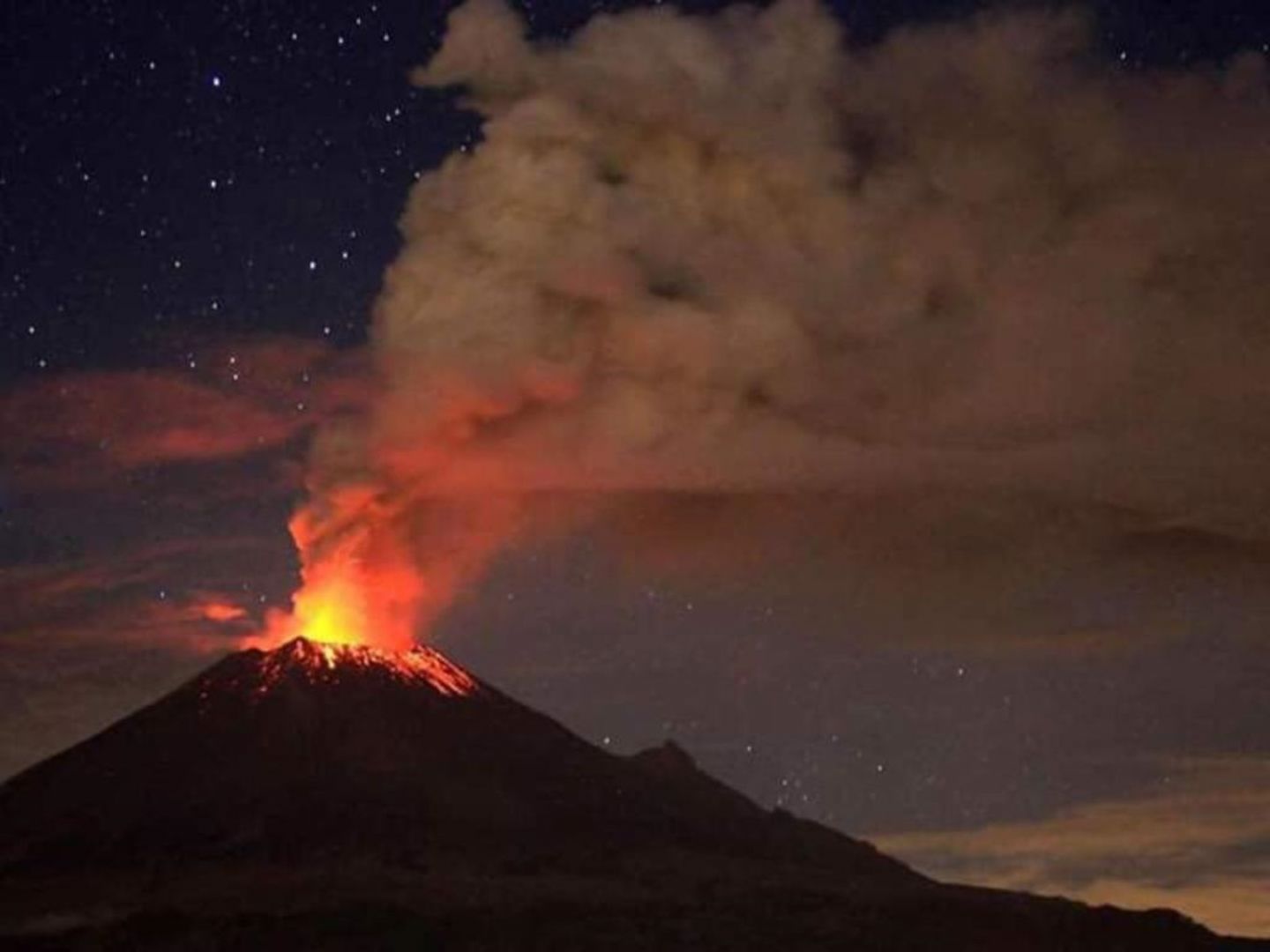 Ocurre explosión en el Popocatépetl, prevén caída de ceniza en Puebla