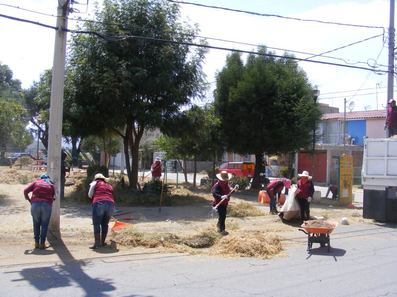 Continua labores de limpieza en espacios públicos y escuelas de Chicoloapan