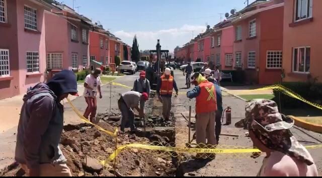 Desalojan 35 familias de Ecatepec por fuga de gas natural