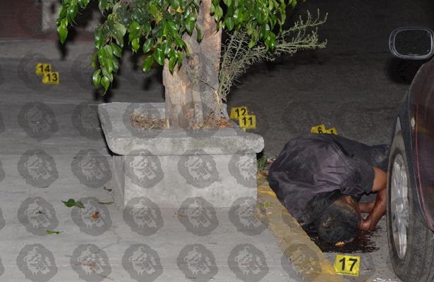 Lo asesinan de 19 balazos en Tlanepantla
