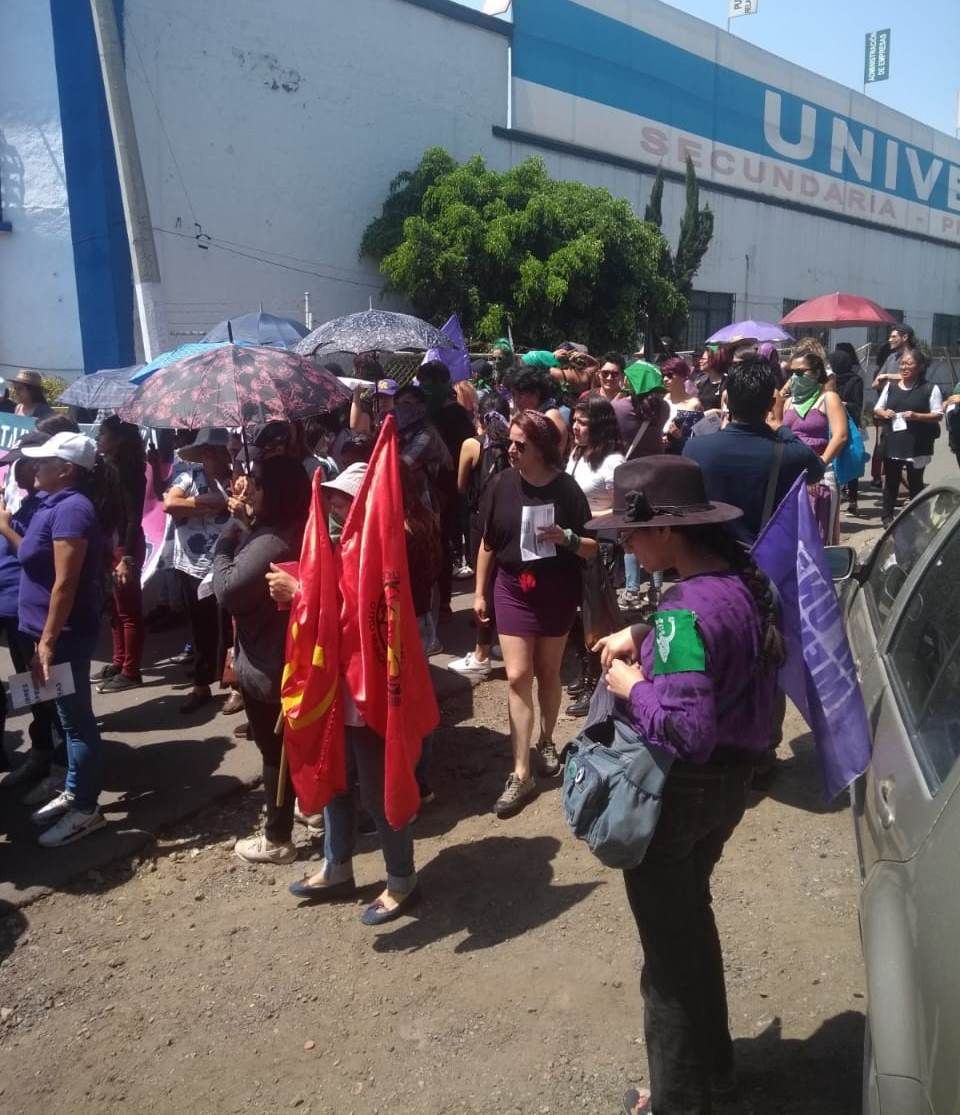 Marchan mujeres para protestar contra la desaparición de féminas en Ecatepec 