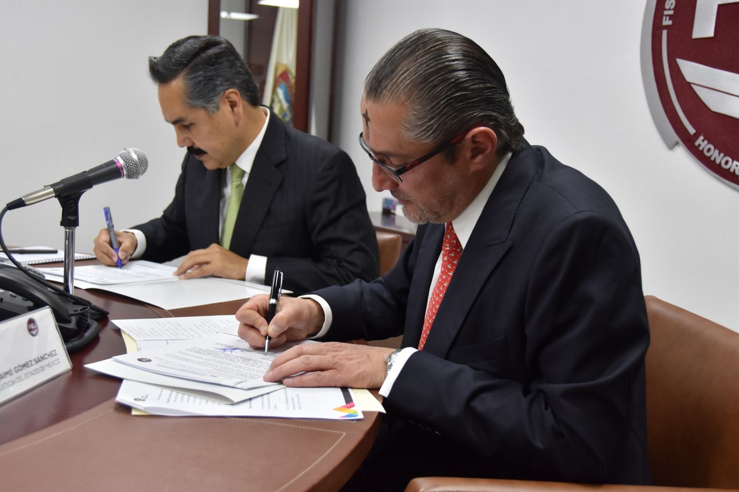 Firman contraloria y fiscalía del edomex convenio de colaboración en materia de transparencia y anticorrupción 
 