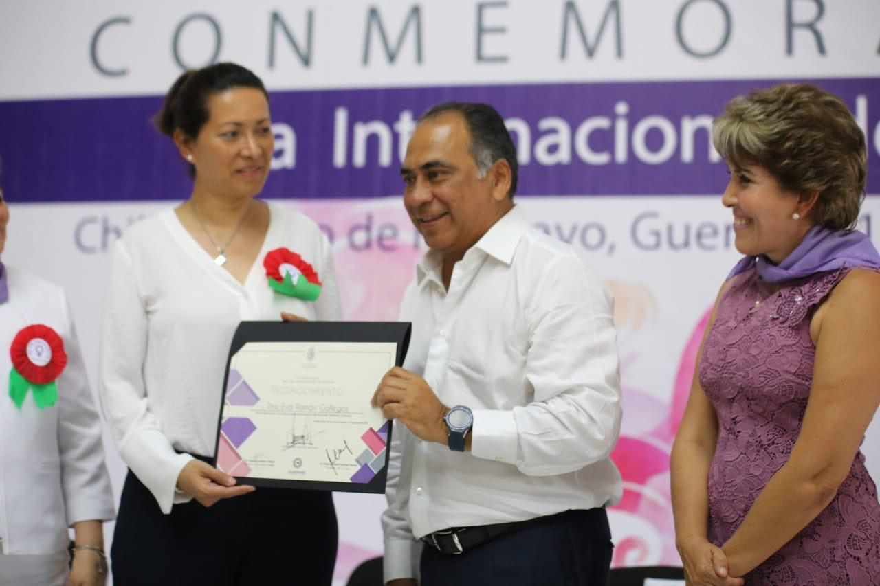 Entrega el gobernador Astudillo reconocimientos a 10 mujeres guerrerenses destacadas 