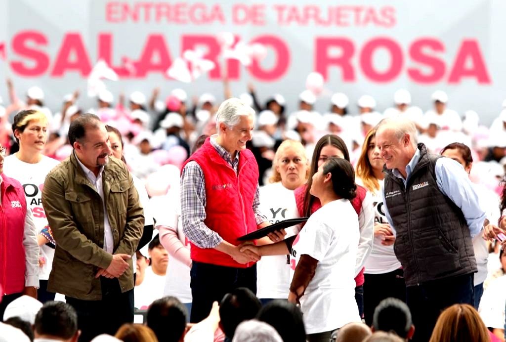 Alfredo del Mazo invita a beneficiarias del Salario Rosa a cursar talleres de capacitación y generar ingreso extra