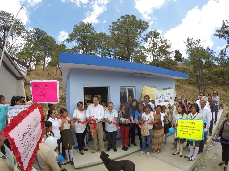 
Inaugura gobierno de Taxco el comedor escolar en la Telesencundaria de Espejo Potrero. 