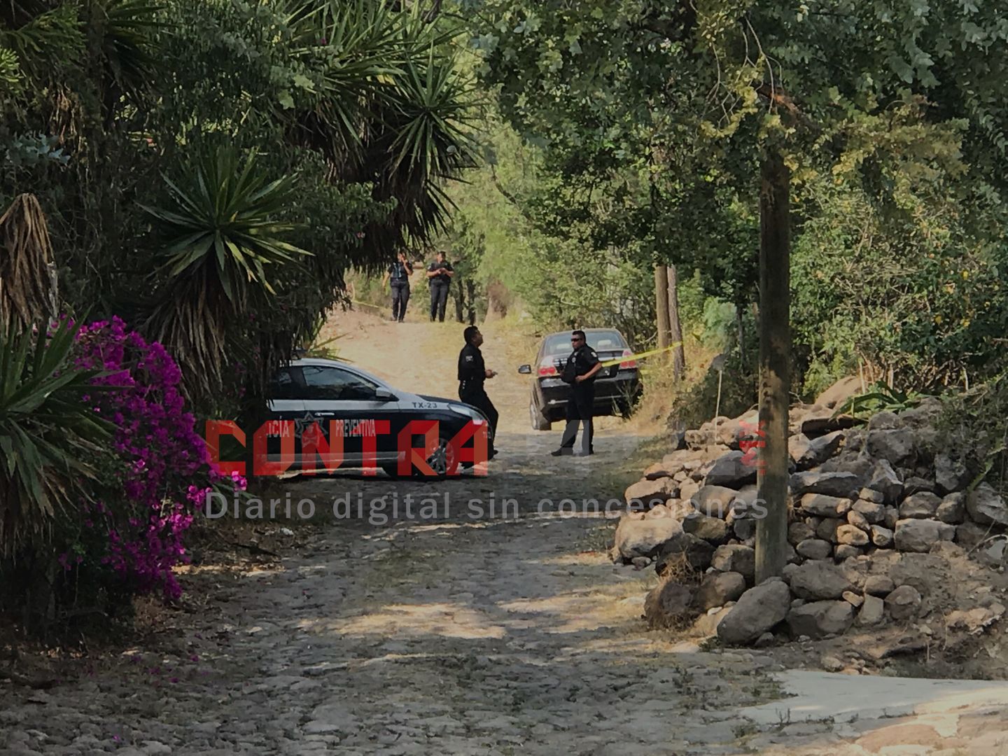 Asesinan a mujer y abandonan vehículo en la Purificación, Texcoco 