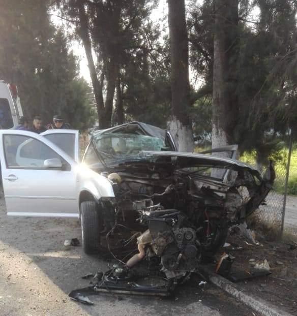 Automovilista choca tras perder el control de su vehículo en Texcoco