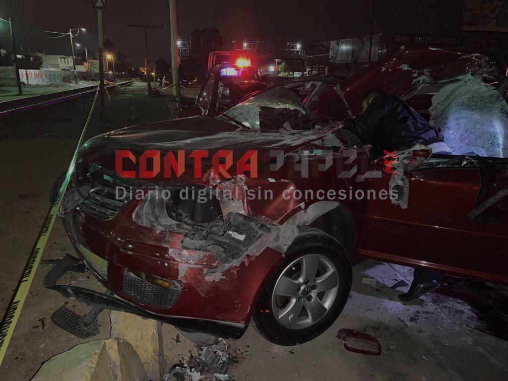 Se impacta contra camión en Texcoco; hay un muerto y un lesionado