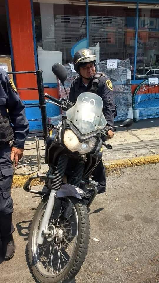 Policías  de la ciudad de México hacen operativos 