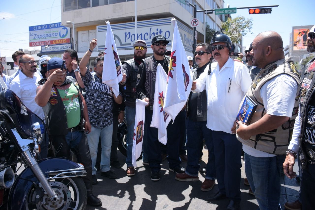 Realiza Alcalde banderazo de salida del ’4to Rally
Internacional Los Ángeles-Culiacán-Mazatlán’