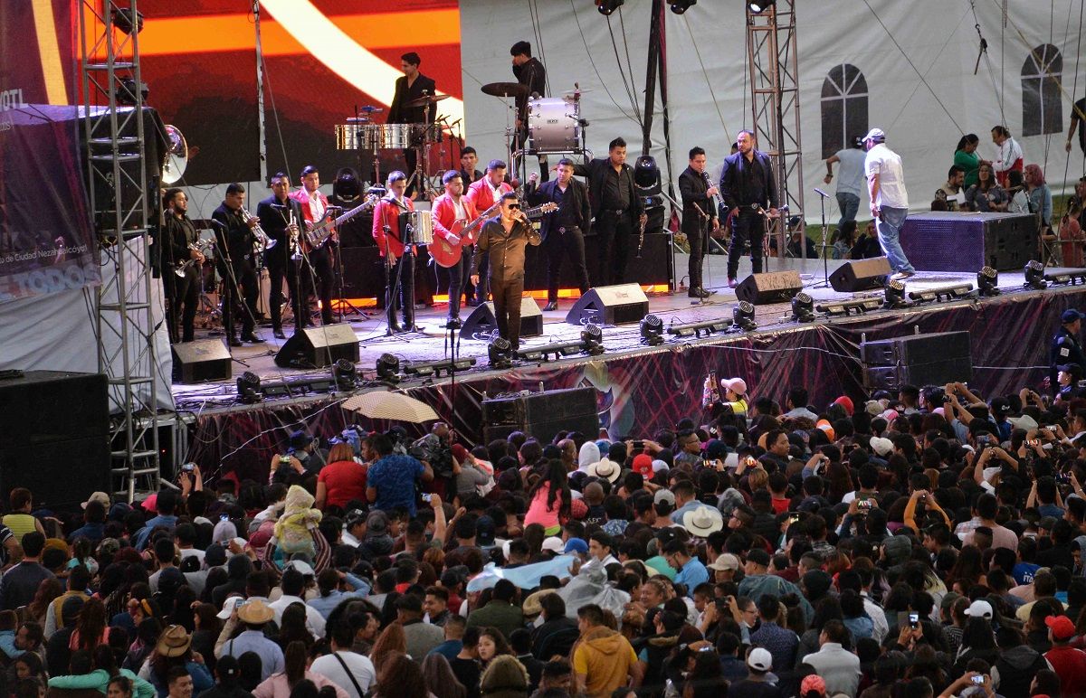 Mas de 50 mil personas celebraron con la adictiva,Jorge  Medina y el mimoso el 56 aniversario de ciudad Nezahualcóyotl 