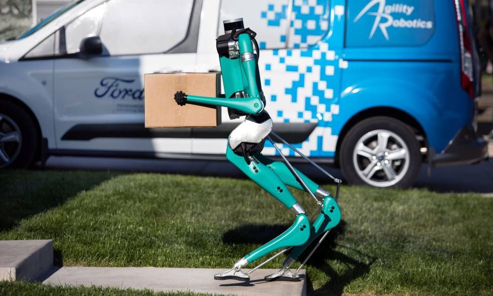 Nuevo robot de Ford entrega paquetes a domicilio
