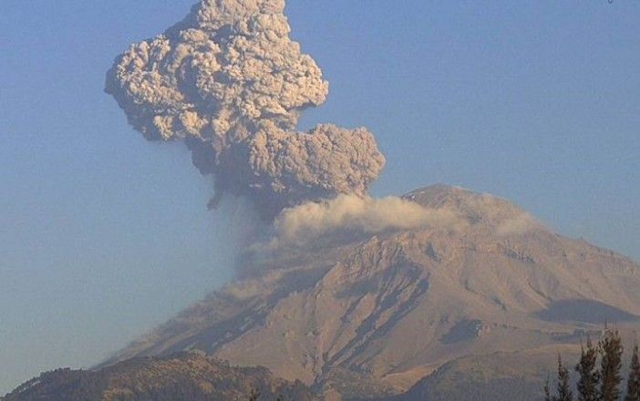 Popocatépetl registra dos explosiones y 36 exhalaciones en 24 horas