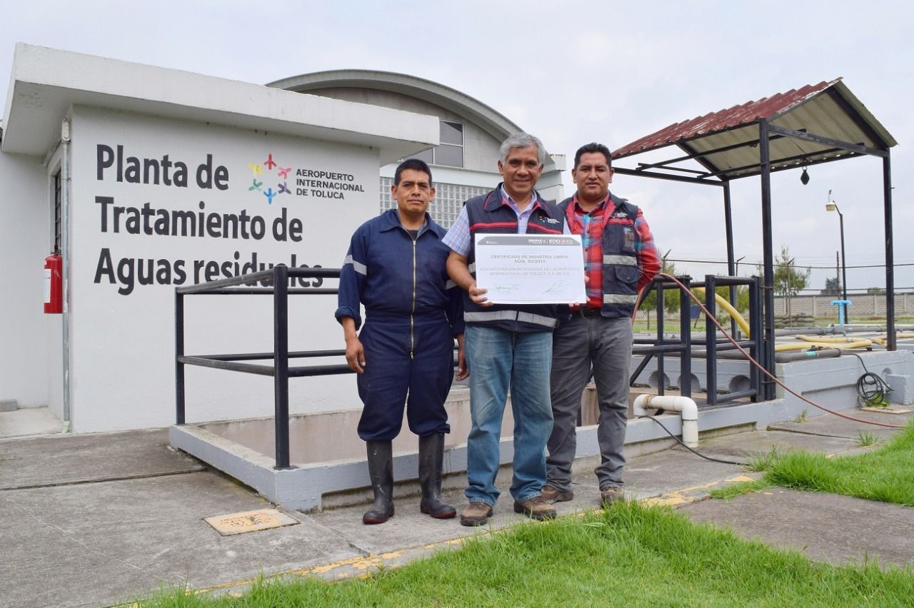 Recibe aeropuerto de Toluca certificado de industria limpia