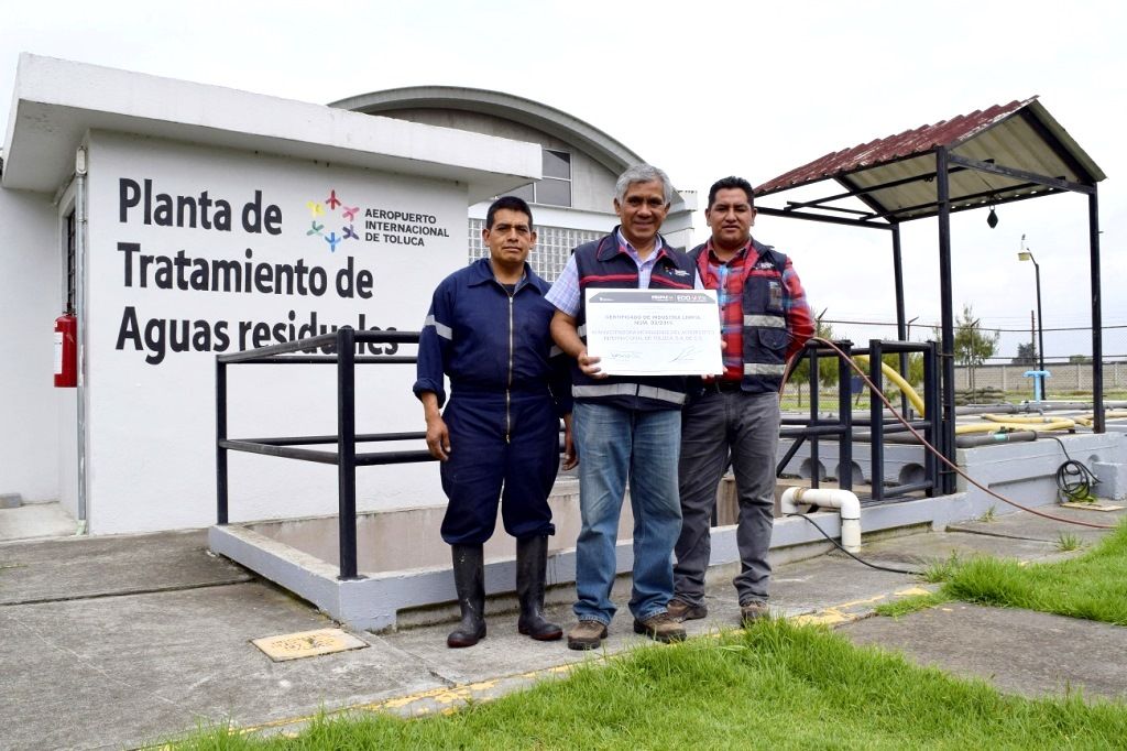 El aeropuerto internacional de Toluca recibe certificado de industria limpia
