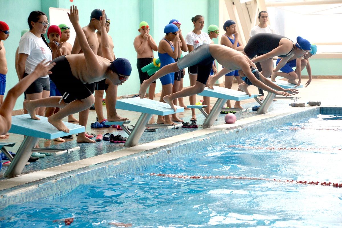 Se realiza competencia motivacional de natación en Ixtapaluca