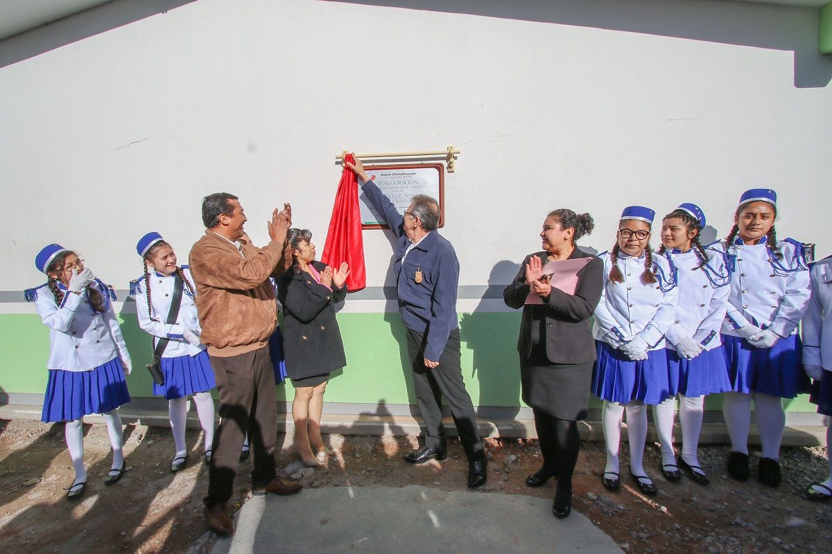 
Alcalde de Chimalhuacán inaugura obras en secundaria del barrio Pescadores