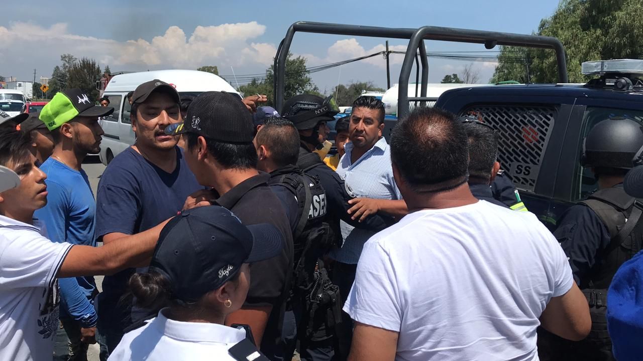 Se registra conato de violencia entre piperos y policías estatales por presuntas extorsiones en Texcoco