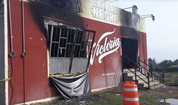 Bar es incendiado en Hidalgo