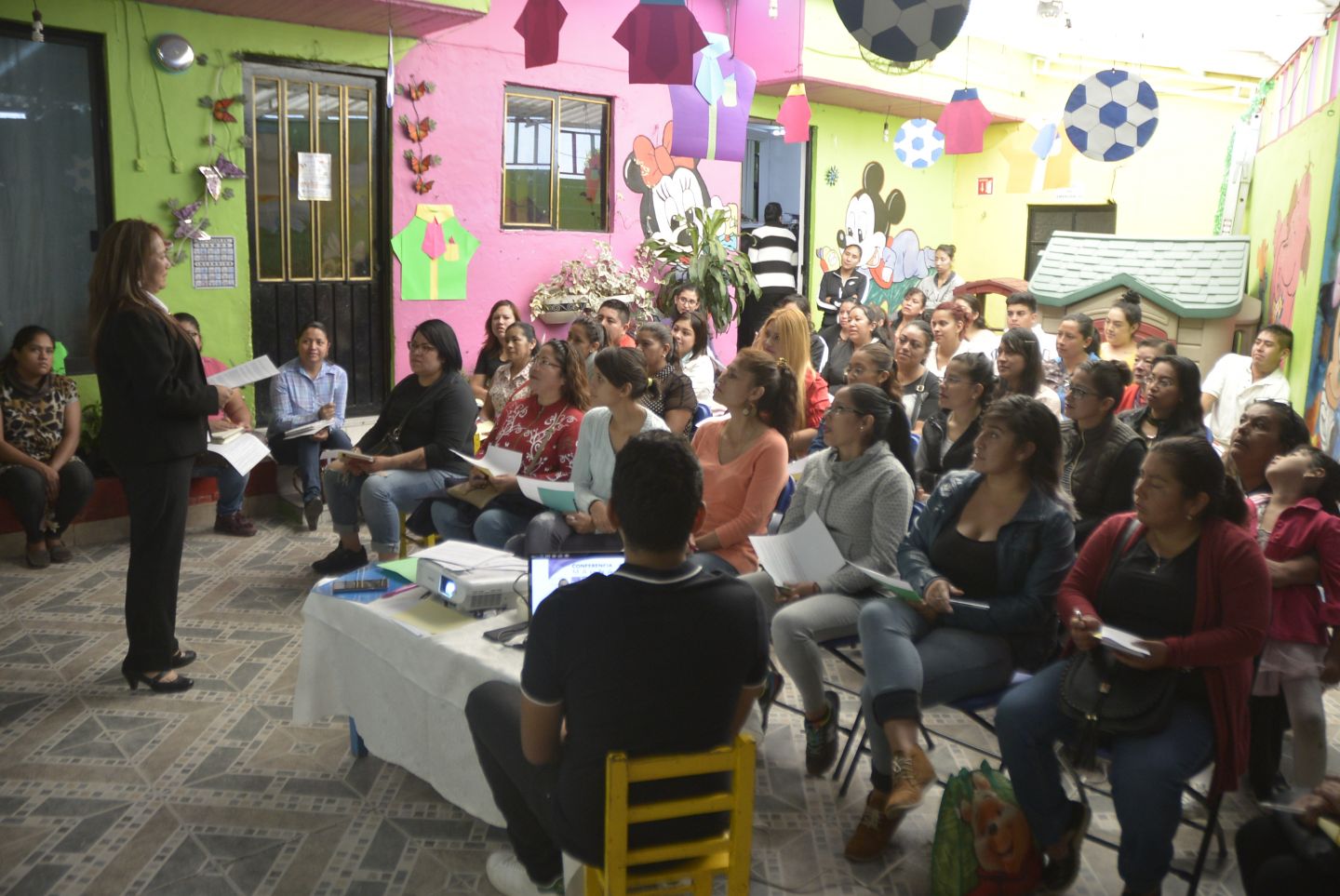 El DIF Municipal de Atizapán de Zaragoza promueve  ’plática de padres’contra la violencia